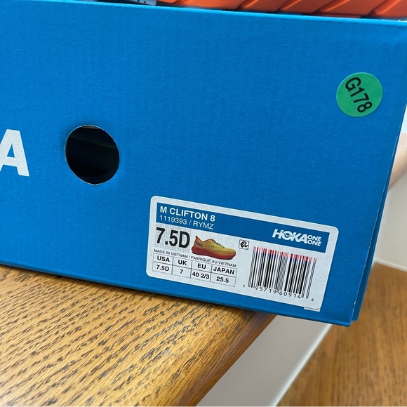 NWT Hoka Clifton 8 Yellow Hoka One One Men’s Running shoes — brand NEW - Picture 12 of 16